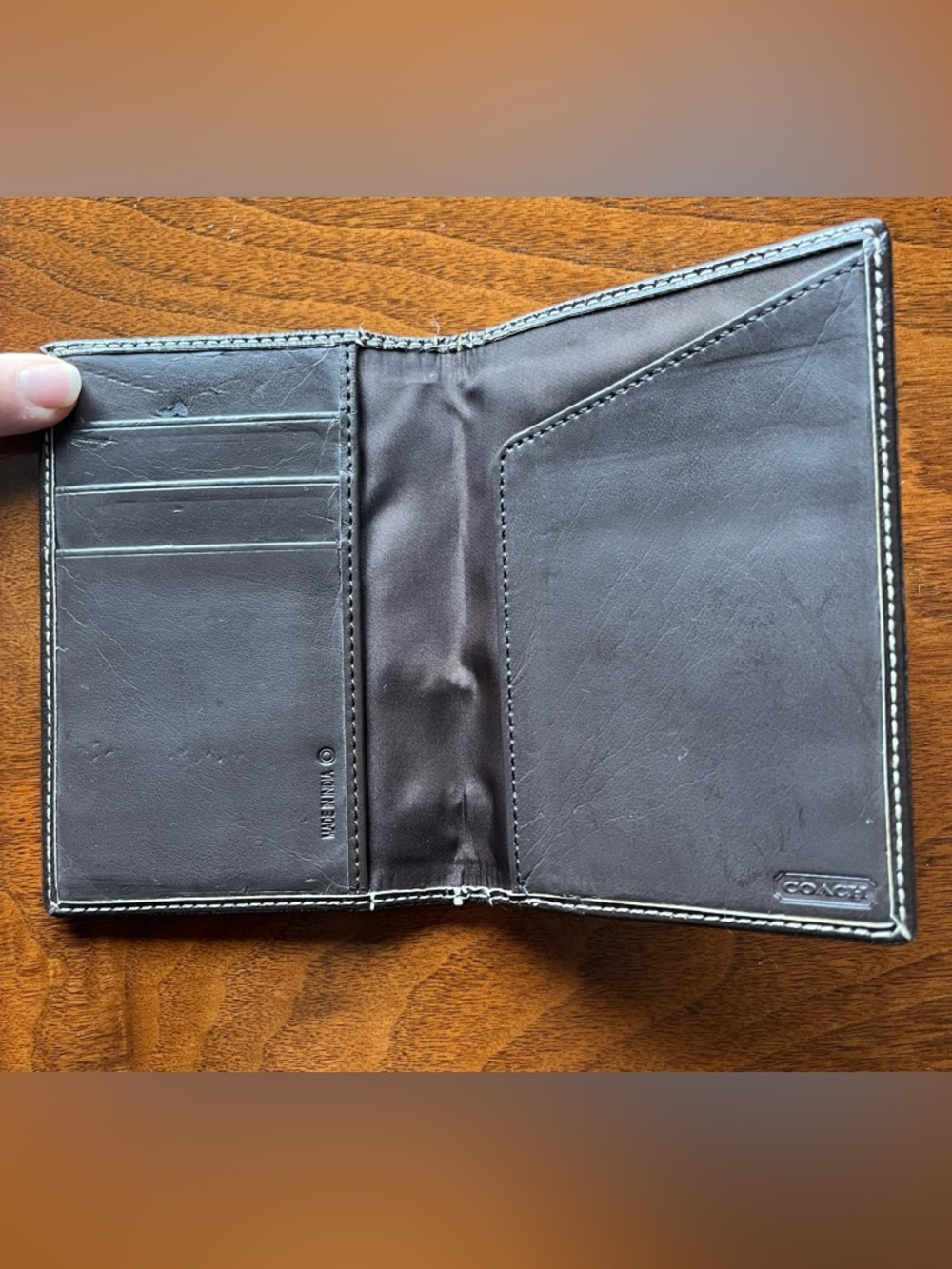 Coach Passport Case in Tan/Khaki signature canvas/black interior! Travel Style! - Picture 7 of 8